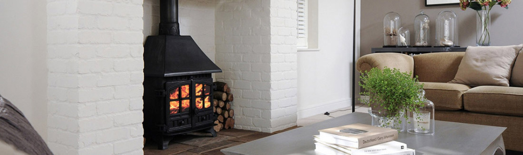 Чем топить камин