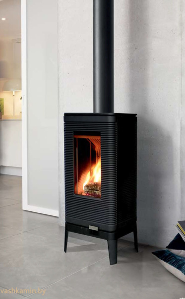 Печь-камин Iwaki Invicta